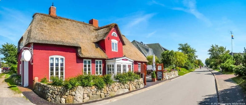 Nordstrand: Daytrip by boat to Amrum - Exploring Amrum’s Villages and Sandy Beaches