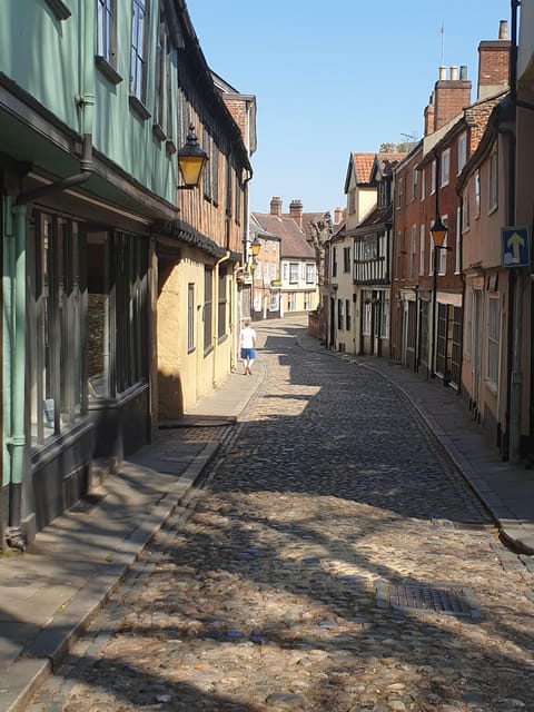 Norfolk: Broads & Coast Online Road Trip Travel Guide - Royal Heritage and Scenic Gardens at Sandringham and Lavender Fields