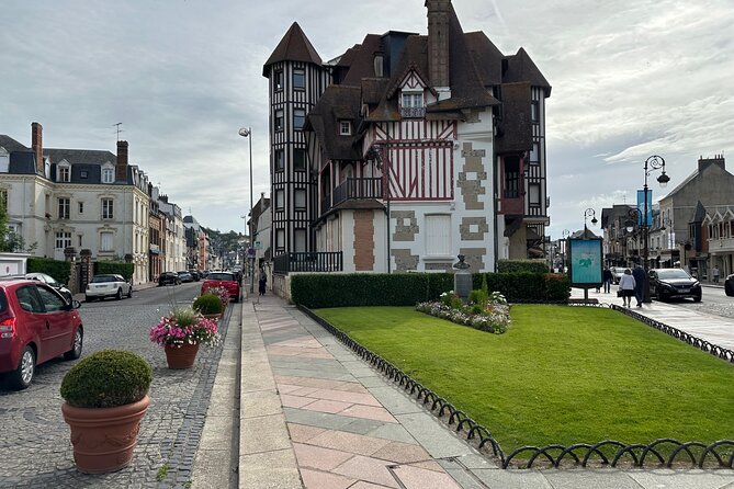 Normandy Day Trip: Rouen , Etretat , Deauville from Paris - Enjoy the Breathtaking Cliffs of Étretat