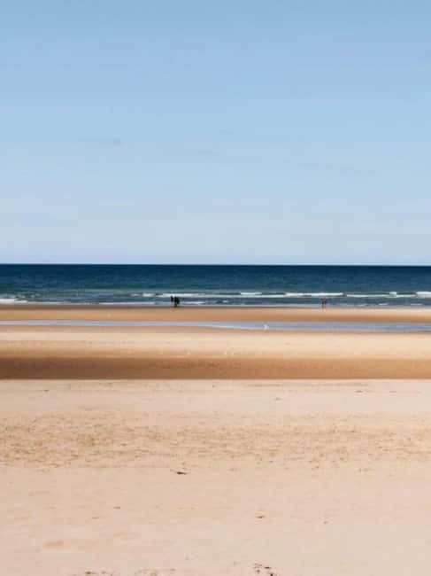 Normandy: Omaha and Arromanches Guided Tour - Exploring the Mulberry Harbors at Arromanches