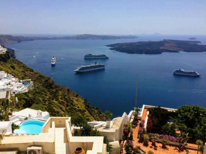 North Santorini: Private Tour with Oia Sunset by Natives - Sunset in Oia: The Tour’s Highlight
