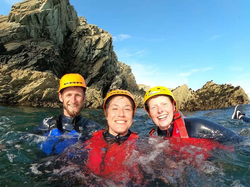 North Wales: Extreme Coasteering with Cliff Climbing & Jumps - The Experience of the Guides and Support