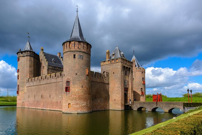 Northern Highlights Tour: visit 4 magnificent places from Amsterdam - Exploring Sneek: Friesland’s Historic Water City