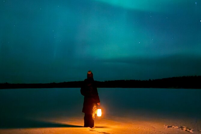 Northern Lights Adventure in the Wild with Campfire Treats - The Inclusion of Local Guides and Their Expertise