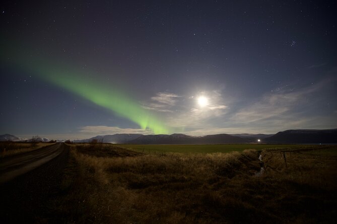 Northern Lights Classic Tour from Akureyri - Group Size and Atmosphere