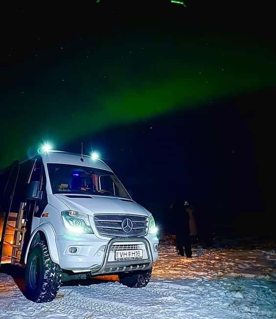Northern Lights & Hot Choco: Private 4x4 Tour from Reykjavik - What to Bring for the Northern Lights Tour