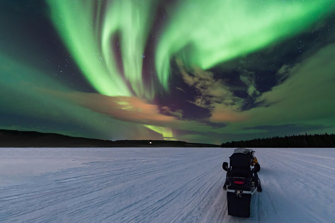 Northern Lights Hunting with Snowmobiles - How the Tour Starts at the Heart of Rovaniemi