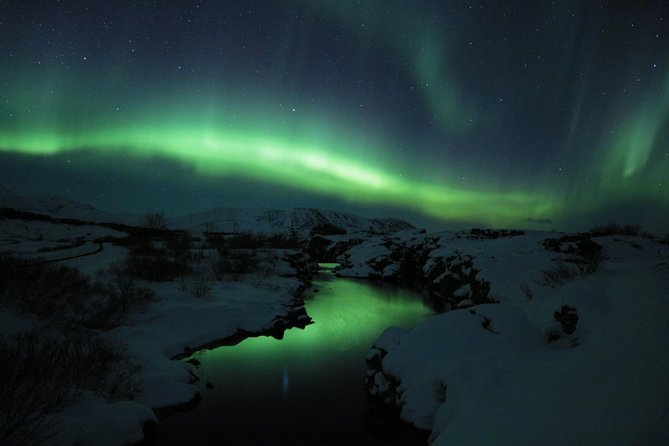 Northern Lights Midnight Adventure from Reykjavík - The Role of the Guide in Your Aurora Hunt
