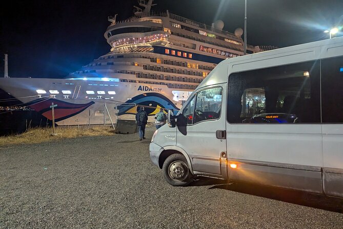 Northern Lights Minibus Chase Max 16 Person In Group - Who Should Consider This Tour