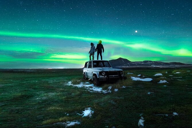 Northern Lights Minibus Tour with Free Photos & Hot Chocolate - Discover Reykjavik’s Best Northern Lights Minibus Tour with Free Photos and Hot Chocolate