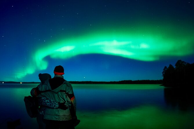 Northern Lights Rovaniemi: Guaranteed Viewing & Unlimited Mileage - Food and Drinks During the Tour