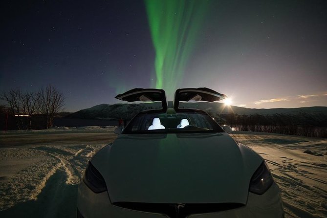 Northern lights - TeslaX Ecofriendly Car - Discover the Comfort and Eco-Friendliness of the TeslaX Northern Lights Tour