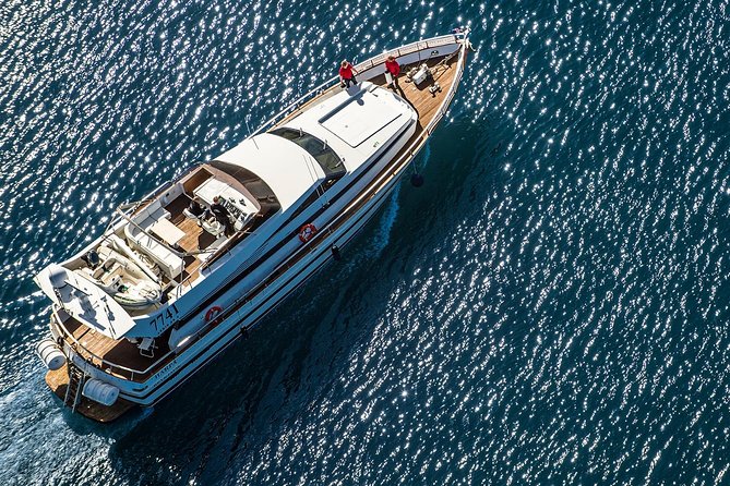 Northern Lights Yacht Cruise - Meeting Point, Group Size, and Accessibility