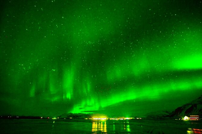 Northern Lights Yacht Cruise in Reykjavik - Onboard Experience: Comfort, Connectivity, and Knowledge Sharing