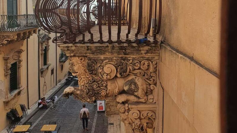 Noto Guided Walking Tour - Walking Through the Main Monuments