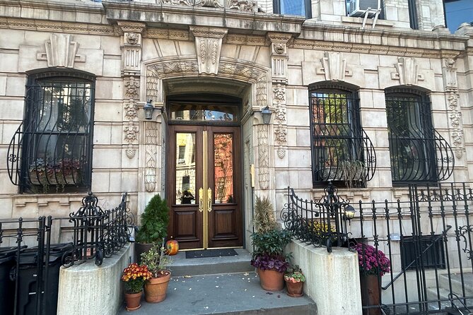 Notorious Walking Tour: Biggie Smalls' Life & Legacy in Brooklyn - Fulton Street Mall: The Spot of Freestyles and Inspiration