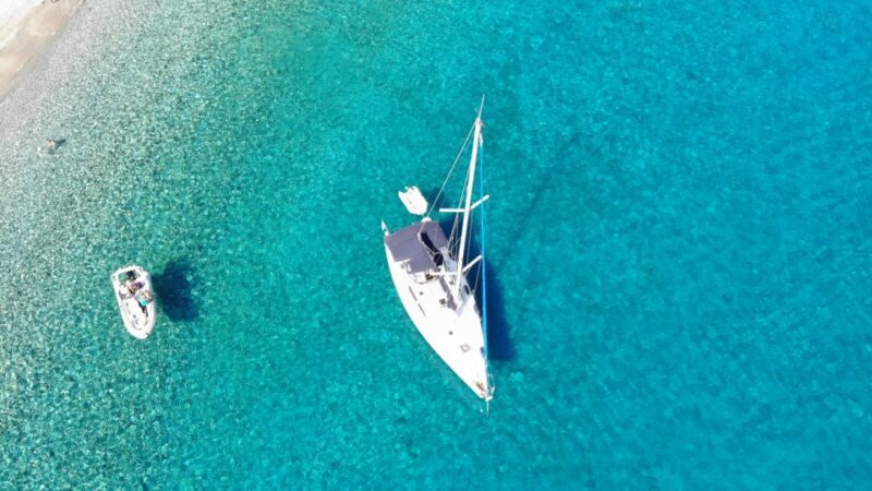 Notos day sailing cruise - Midday Break with Snacks, Drinks, and a Comfortable Shade