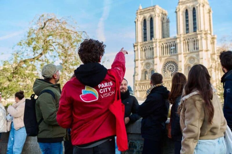 Notre Dame Cathedral :Reserved Access, Cruise & Outside Tour - Scenic Seine River Cruise aboard Vedettes du Pont Neuf