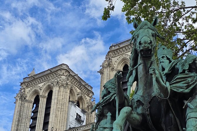 Notre Dame de Paris Outdoor Tour with Interior Visit Option - Discovering Nearby Landmarks and Charming Streets