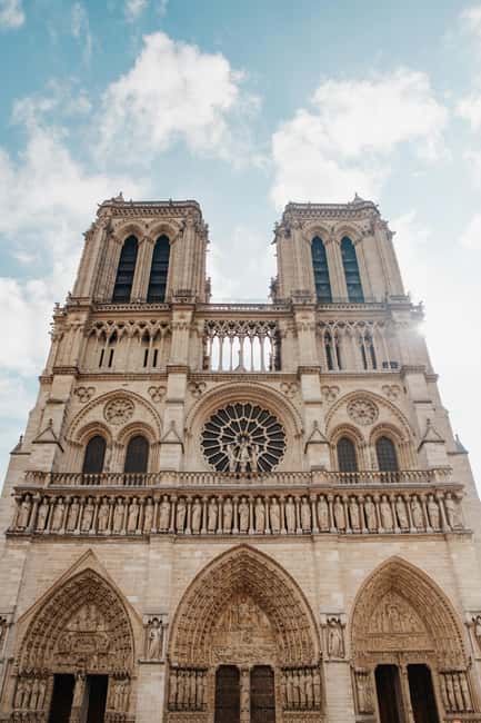 Notre Dame Interior and Exterior Experience 6 Guests Max - Key Points