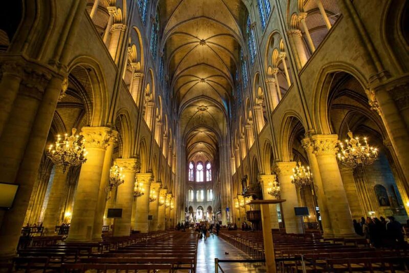 Notre-Dame Interior Highlights with Free Entry (Max 5) - Discover the Intimate Notre-Dame Interior Highlights with a Guided Tour