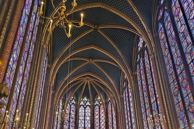 Notre Dame Paris outdoor Tour with Crypt Entry - Practical Details: Meeting Point and Group Size