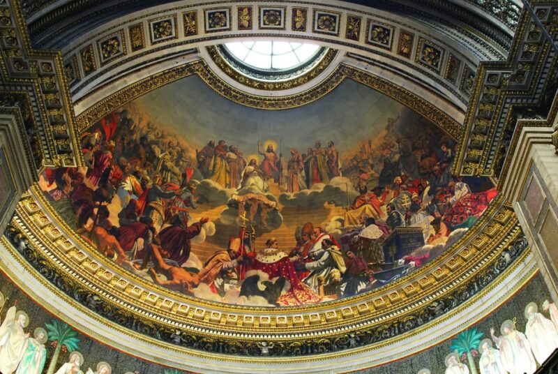 Notre-Dame to Louvre: Île de la Cité, Pont Neuf & Heist Walk - Final Stop in the Tuileries Gardens