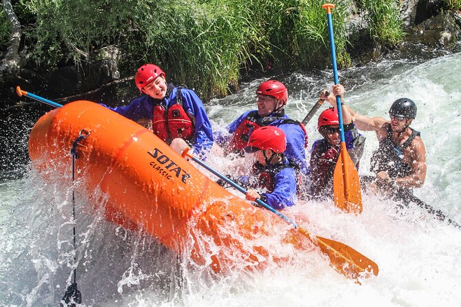 Nugget Falls class IV Half-Day Rafting on The Rogue River - From the First Whitewater to the Big Rapids