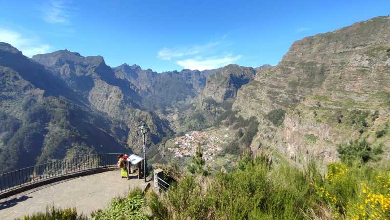 Nun's Valley & Pico dos Barcelos Madeira Island Tour - Key Points
