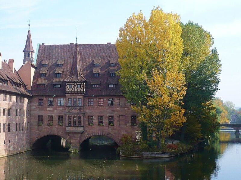 Nuremberg 2-Hour Old Town Highlights Walking Tour in English - Explore Nuremberg’s Medieval Walled City with a Friendly Guide