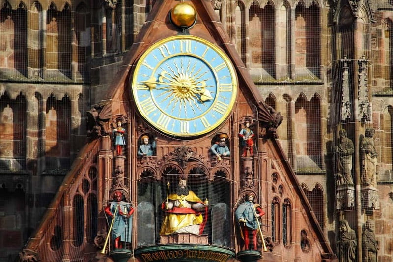 Nuremberg Christmas 3-Hour Christkindles market Walking Tour - Witnessing the Männleinlaufen Clock Show