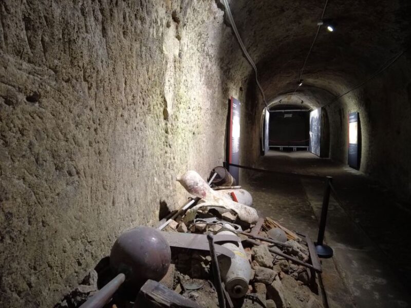 Nuremberg: Historischer Kunstbunker WWII Art Bunker Tour - Exploring the Underground of Nuremberg Castle