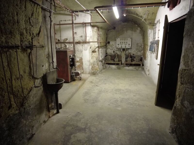 Nuremberg: Historischer Kunstbunker WWII Art Bunker Tour - The Significance of Art Preservation During WWII