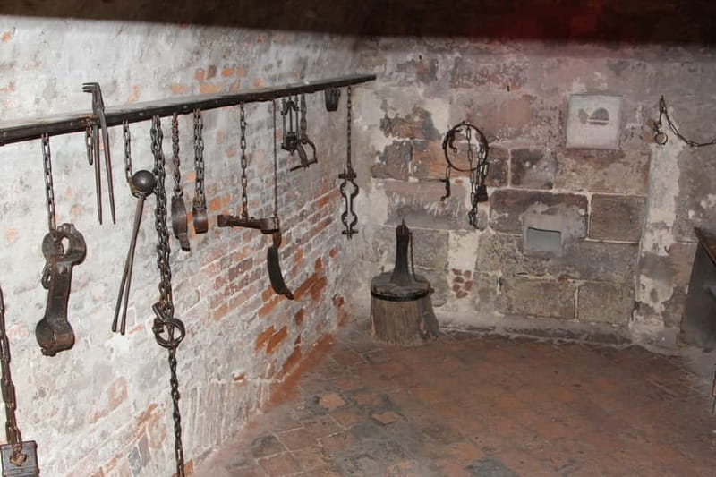 Nuremberg: Medieval Dungeons Guided Tour - Practical Information and Accessibility