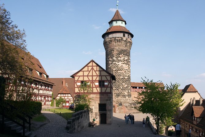 Nuremberg Old Town Walking Tour in English - Logistics and Group Dynamics