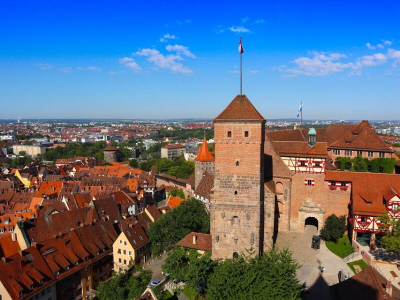 Nuremberg: Private guided tour of the Old Town in German - Practical Tips for Participants