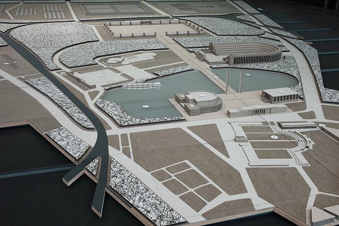 Nuremberg World War II - Tour Strengths: Knowledgeable Guides and Convenient Transport