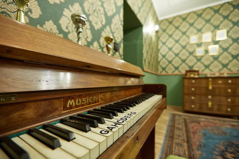 Nürnberg: Sherlock's Case Escape Room Game - Key Points