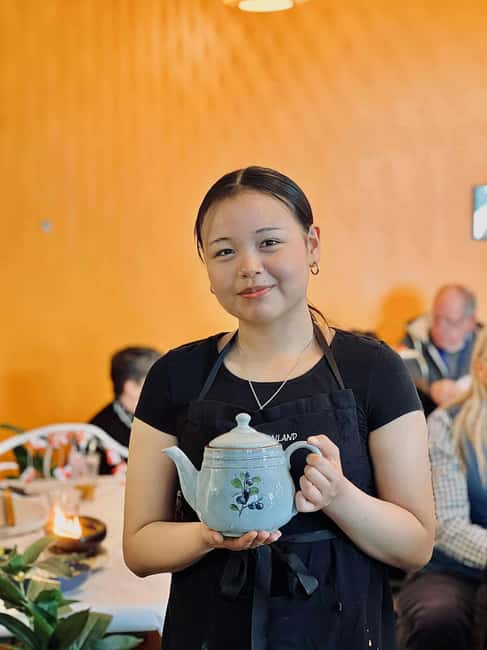 Nuuk Greenlandic Tea Tasting & Short Walk in Qinngorput - Optional Short Walk and Foraging Activity