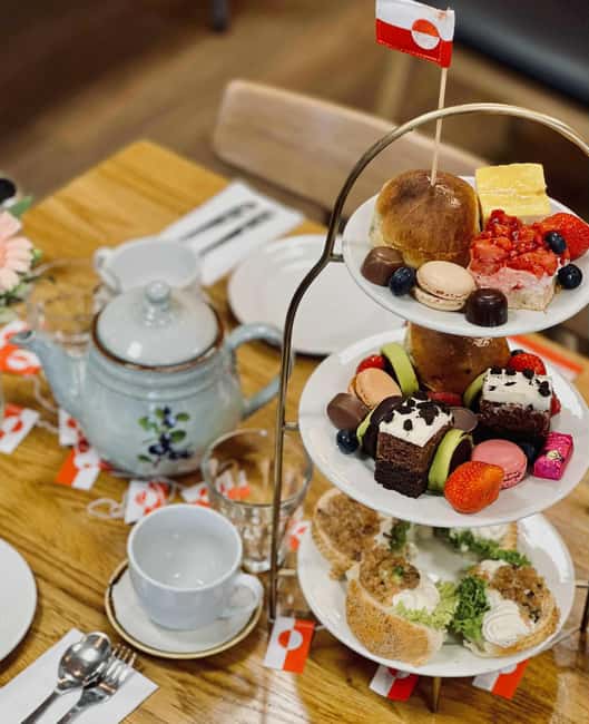 Nuuk Greenlandic Tea Tasting & Short Walk in Qinngorput - Reservation Flexibility and Weather Considerations