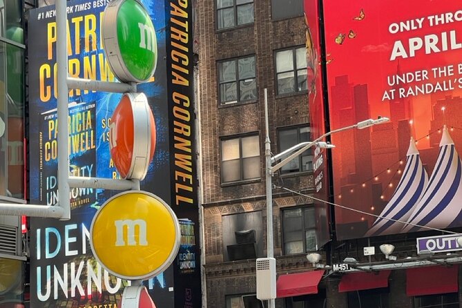 NY: Unforgettable Walking Tour Through NYCs Icons - Experiencing the Iconic Fifth Avenue and Surroundings