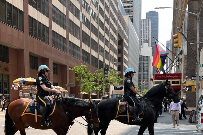 NY: Unforgettable Walking Tour Through NYCs Icons - Visiting Rockefeller Center and Its Year-Round Attractions