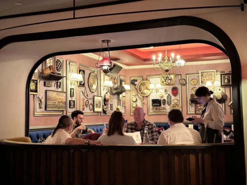 NYC Bar Tour: Gangsters, Heroes + Bright Lights of Broadway - Key Points