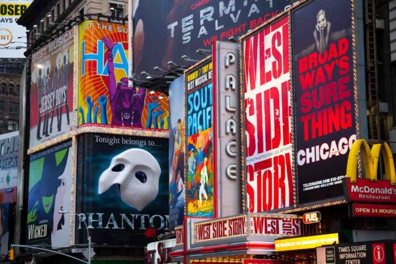 NYC: Broadway and Times Square Insider Tour with a Performer - Explore Broadway and Times Square with a Performer for $39