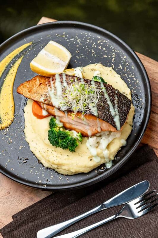 NYC: Central Park Cafe Scenic Lunch & Dinner Experience - Accessibility and Practical Details