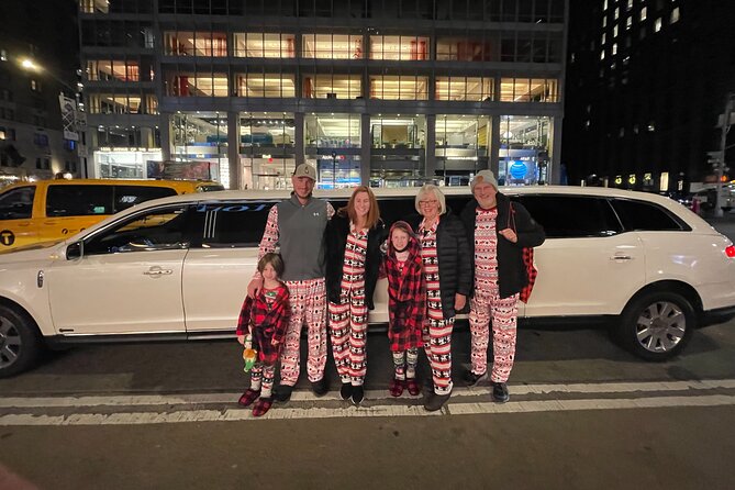 NYC Christmas Lights Tour by Limousine (Manhattan/ Dyker Heights) - Customizable and Flexible Tour Schedule
