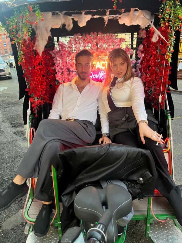 NYC: Christmas Special Movie and Hotspots Pedicab Tour - Key Points