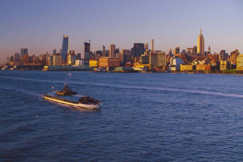 NYC: City Cruises Luxury Brunch, Lunch or Dinner Cruise - Elegant Dining on the Water in New York City