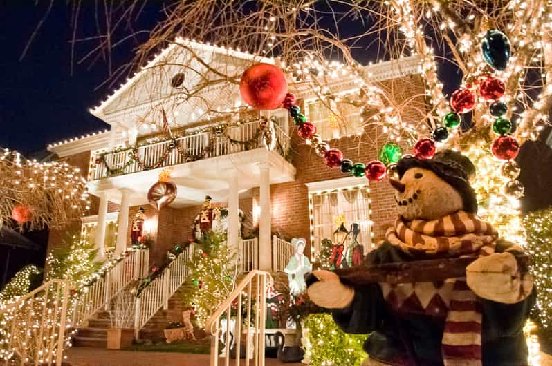 NYC: Dyker Heights and NYC Holiday Lights Luxury Bus Tour - The Experience with Local Guides and Luxury Transportation