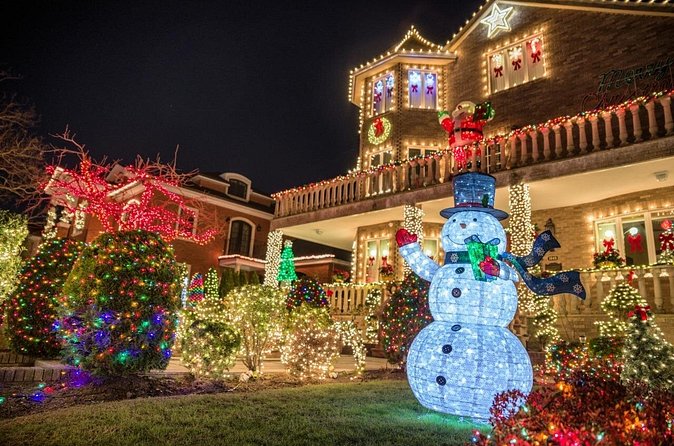 NYC: Dyker Heights Christmas Lights Express from Times Square - What Sets This Tour Apart